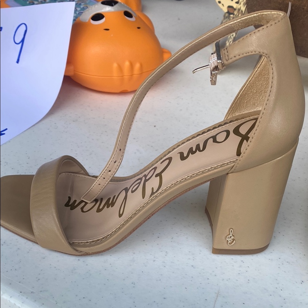 Sam Edelman Tan Chunky Heels with Classic Design